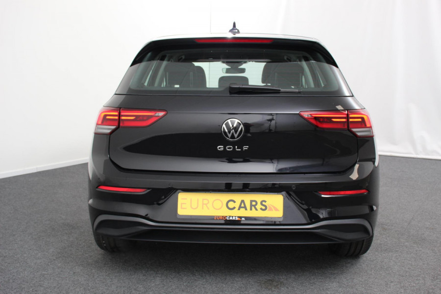 Volkswagen Golf 1.5 TSI 130pk Life Navigatie Climate control Camera Parkeer sensoren Virtual Cockpit Stoel en Stuur verwarming