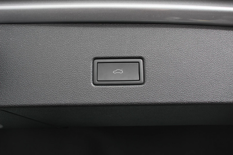 Volkswagen T-Roc 1.5 TSI 150pk DSG Style | Navigatie | Apple Carplay/Android Auto | Parkeersensoren | Camera | Adaptive Cruise Control | Blind Spot Assist | Park Assist | Stoel- en stuurverwarming | Elektrische achterklep | LED-koplampen