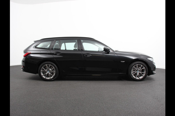BMW 3 Serie Touring 320e Climate control Adaptive cruise control Parkeersensoren Navigatie LED Apple Carplay/ Android Auto