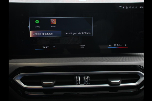 BMW 3 Serie Touring 320e Climate control Adaptive cruise control Parkeersensoren Navigatie LED Apple Carplay/ Android Auto