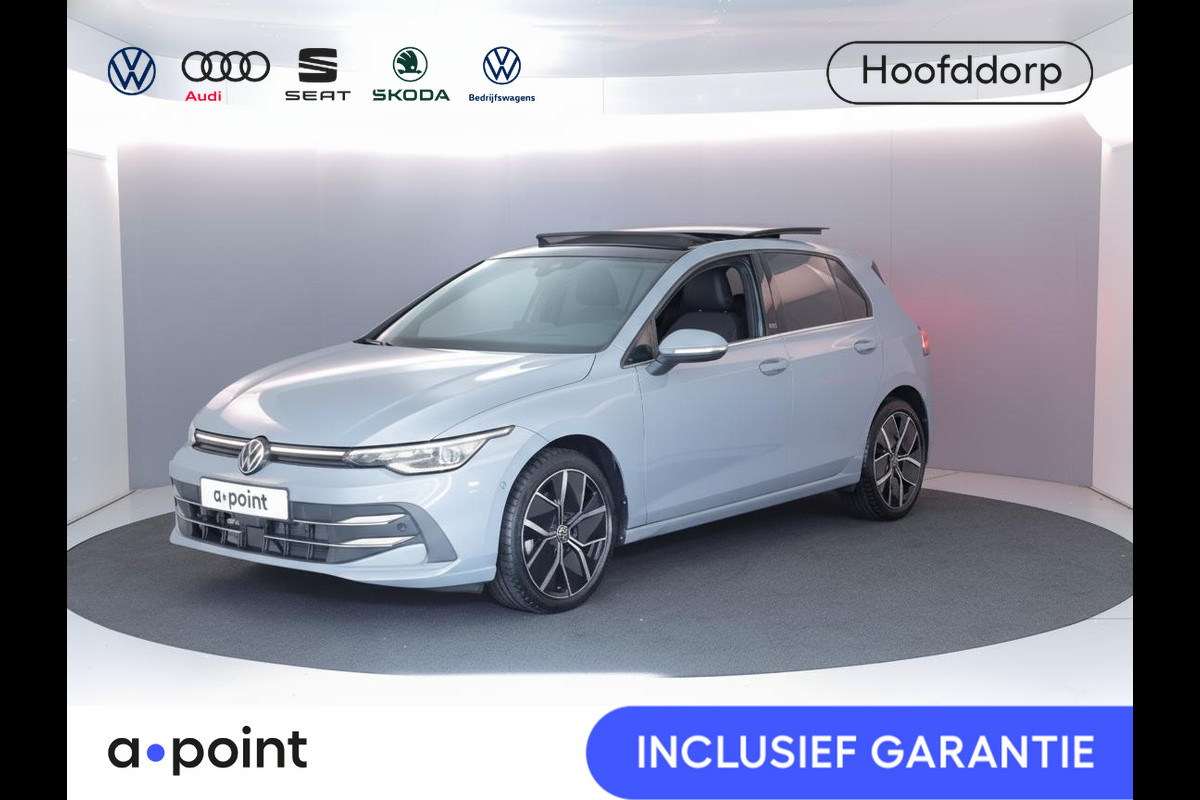Volkswagen Golf 1.5 eTSI 50 Jahre Edition 150 pk Automaat (DSG) | Navigatie | Panoramadak | Parkeersensoren (Park assist)  | Achteruitrijcamera | Matrix LED koplampen | Stoelverwarming |