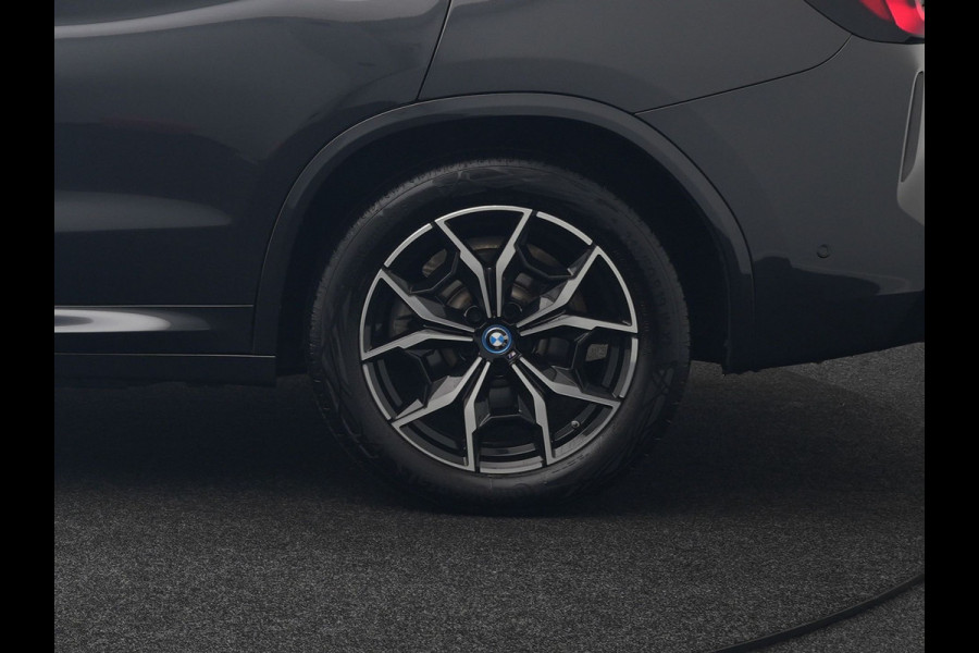BMW X3 xDrive30e M Sport FACELIFT Plug In Hybrid 293pk Dealer O.H. PHEV | Panodak | Laser LED | Head Up | 360 Camera | Lederen Sportstoelen Memory & Verwarmd | Apple Carplay | Sfeerverlichting | Stuur Verwarmd | Keyless | Blis | Navigatie | Virtual | DAB |