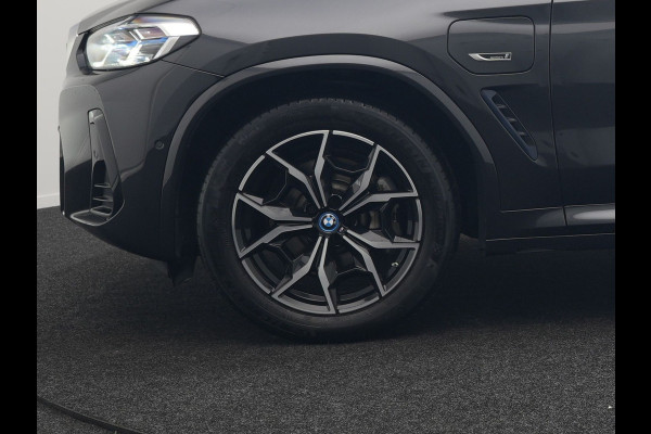 BMW X3 xDrive30e M Sport FACELIFT Plug In Hybrid 293pk Dealer O.H. PHEV | Panodak | Laser LED | Head Up | 360 Camera | Lederen Sportstoelen Memory & Verwarmd | Apple Carplay | Sfeerverlichting | Stuur Verwarmd | Keyless | Blis | Navigatie | Virtual | DAB |