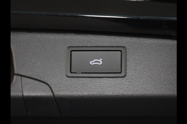 Volkswagen Passat Variant 1.5 eHybrid R-Line Edition 272PK PHEV | Panorama dak | Harman Kardon geluidsinstallatie | Trekhaak | Black style |