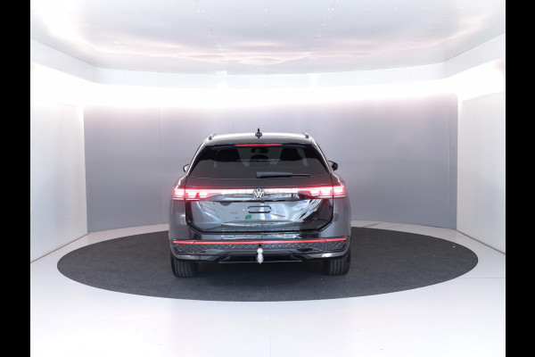 Volkswagen Passat Variant 1.5 eHybrid R-Line Edition 272PK PHEV | Panorama dak | Harman Kardon geluidsinstallatie | Trekhaak | Black style |