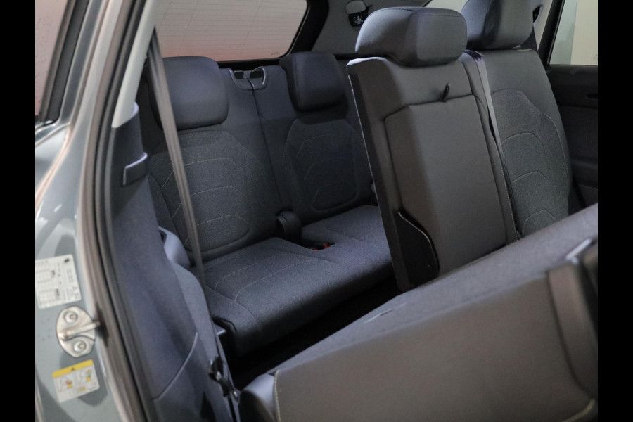 Škoda Kodiaq 1.5 TSI MHEV Business Edition 7p. 150 pk Automaat (DSG) | Verlengde garantie | Navigatie | Panoramadak | Trekhaak (wegklapbaar) | Parkeersensoren | Achteruitrijcamera | Matrix LED koplampen |