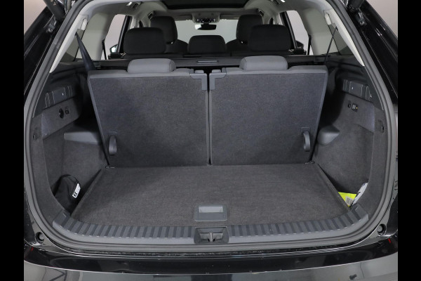 Škoda Kodiaq 1.5 TSI MHEV Business Edition 7p. 150 pk Automaat (DSG) | Verlengde garantie | Navigatie | Panoramadak | Trekhaak (wegklapbaar) | Parkeersensoren | Achteruitrijcamera | Matrix LED koplampen |