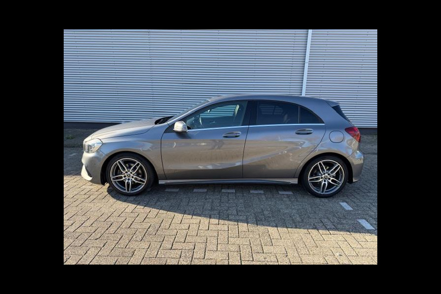 Mercedes-Benz A-Klasse 180 Ambition AMG-Line ,Navigatie, Xenon/Led, Lm velgen, afn.Trekhaak,