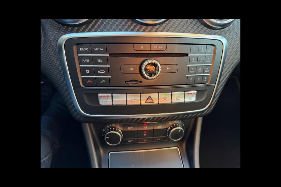 Mercedes-Benz A-Klasse 180 Ambition AMG-Line ,Navigatie, Xenon/Led, Lm velgen, afn.Trekhaak,