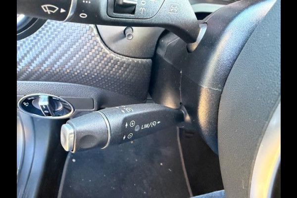 Mercedes-Benz A-Klasse 180 Ambition AMG-Line ,Navigatie, Xenon/Led, Lm velgen, afn.Trekhaak,