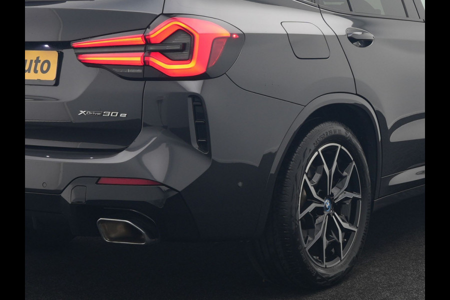 BMW X3 xDrive30e M Sport FACELIFT Plug In Hybrid 293pk Dealer O.H. PHEV | Panodak | Laser LED | Head Up | 360 Camera | Lederen Sportstoelen Memory & Verwarmd | Apple Carplay | Sfeerverlichting | Stuur Verwarmd | Keyless | Blis | Navigatie | Virtual | DAB |