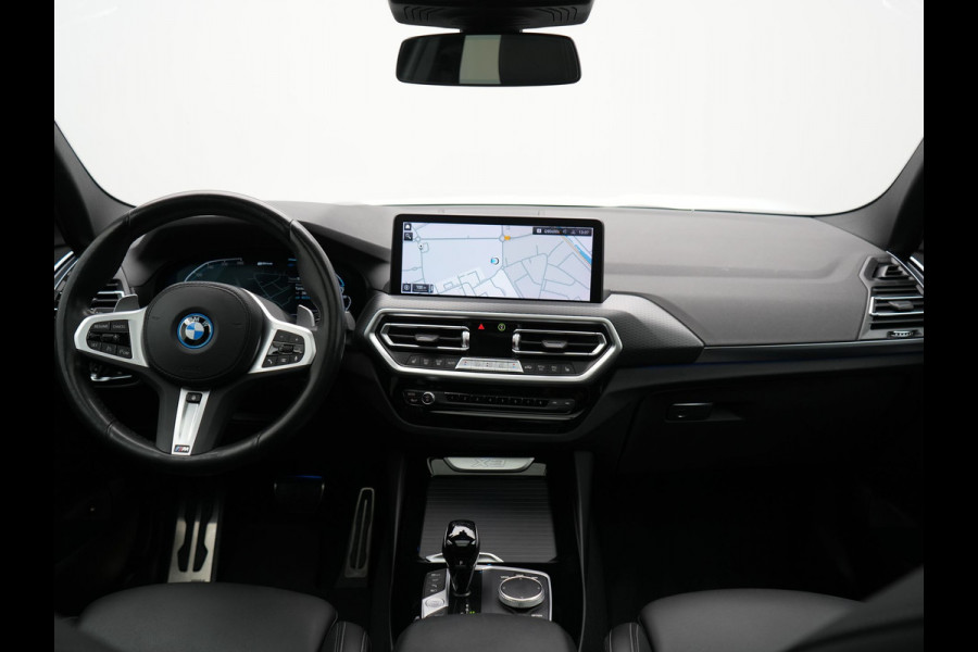 BMW X3 xDrive30e M Sport FACELIFT Plug In Hybrid 293pk Dealer O.H. PHEV | Panodak | Laser LED | Head Up | 360 Camera | Lederen Sportstoelen Memory & Verwarmd | Apple Carplay | Sfeerverlichting | Stuur Verwarmd | Keyless | Blis | Navigatie | Virtual | DAB |