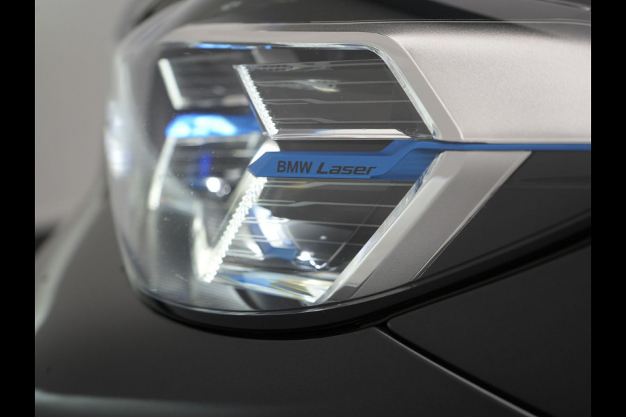 BMW X3 xDrive30e M Sport FACELIFT Plug In Hybrid 293pk Dealer O.H. PHEV | Panodak | Laser LED | Head Up | 360 Camera | Lederen Sportstoelen Memory & Verwarmd | Apple Carplay | Sfeerverlichting | Stuur Verwarmd | Keyless | Blis | Navigatie | Virtual | DAB |