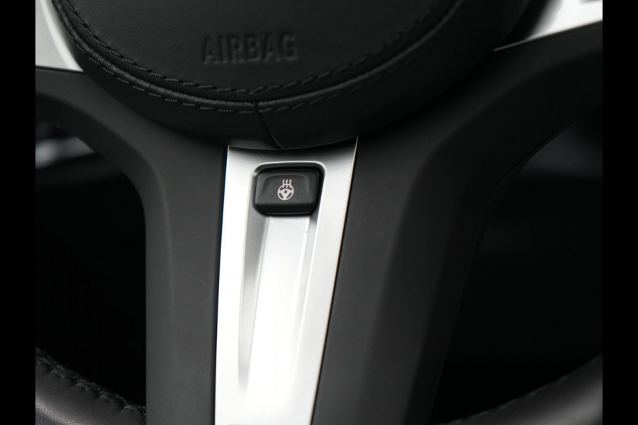 BMW X3 xDrive30e M Sport FACELIFT Plug In Hybrid 293pk Dealer O.H. PHEV | Panodak | Laser LED | Head Up | 360 Camera | Lederen Sportstoelen Memory & Verwarmd | Apple Carplay | Sfeerverlichting | Stuur Verwarmd | Keyless | Blis | Navigatie | Virtual | DAB |