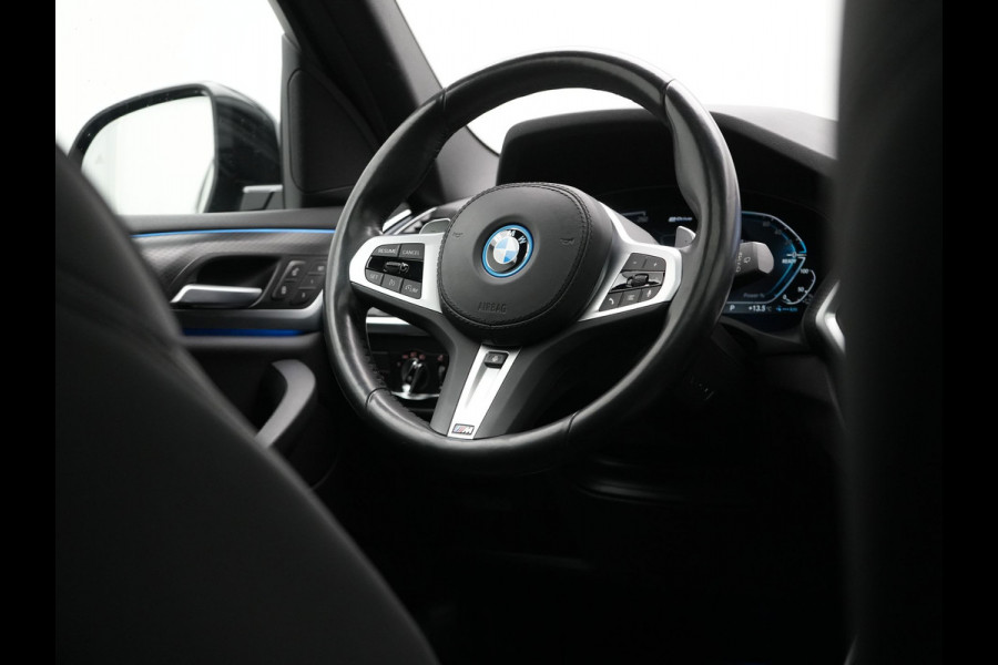 BMW X3 xDrive30e M Sport FACELIFT Plug In Hybrid 293pk Dealer O.H. PHEV | Panodak | Laser LED | Head Up | 360 Camera | Lederen Sportstoelen Memory & Verwarmd | Apple Carplay | Sfeerverlichting | Stuur Verwarmd | Keyless | Blis | Navigatie | Virtual | DAB |