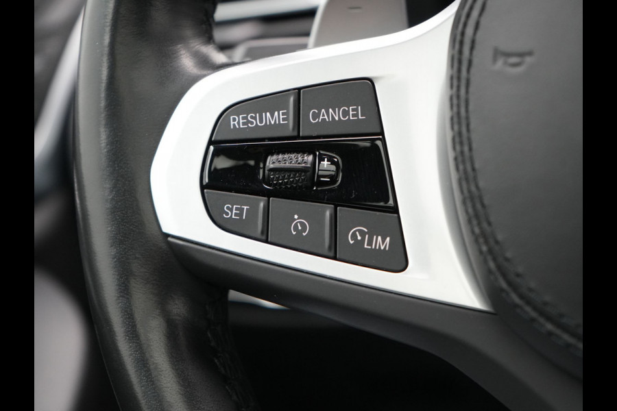 BMW X3 xDrive30e M Sport FACELIFT Plug In Hybrid 293pk Dealer O.H. PHEV | Panodak | Laser LED | Head Up | 360 Camera | Lederen Sportstoelen Memory & Verwarmd | Apple Carplay | Sfeerverlichting | Stuur Verwarmd | Keyless | Blis | Navigatie | Virtual | DAB |