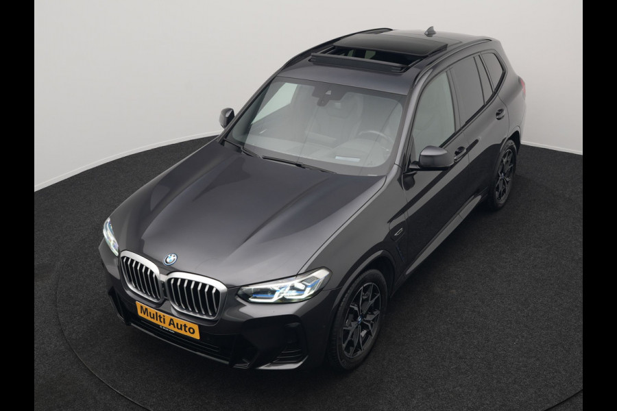 BMW X3 xDrive30e M Sport FACELIFT Plug In Hybrid 293pk Dealer O.H. PHEV | Panodak | Laser LED | Head Up | 360 Camera | Lederen Sportstoelen Memory & Verwarmd | Apple Carplay | Sfeerverlichting | Stuur Verwarmd | Keyless | Blis | Navigatie | Virtual | DAB |