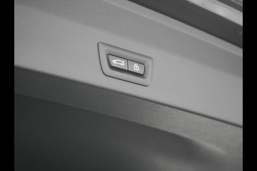 BMW X3 xDrive30e M Sport FACELIFT Plug In Hybrid 293pk Dealer O.H. PHEV | Panodak | Laser LED | Head Up | 360 Camera | Lederen Sportstoelen Memory & Verwarmd | Apple Carplay | Sfeerverlichting | Stuur Verwarmd | Keyless | Blis | Navigatie | Virtual | DAB |