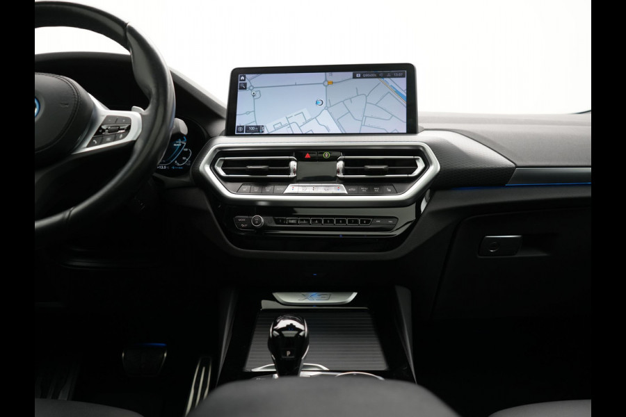 BMW X3 xDrive30e M Sport FACELIFT Plug In Hybrid 293pk Dealer O.H. PHEV | Panodak | Laser LED | Head Up | 360 Camera | Lederen Sportstoelen Memory & Verwarmd | Apple Carplay | Sfeerverlichting | Stuur Verwarmd | Keyless | Blis | Navigatie | Virtual | DAB |