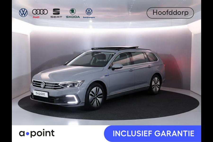 Volkswagen Passat Variant 1.4 TSI PHEV GTE Business 218 pk Automaat (DSG) | Navigatie | Panoramadak | Parkeersensoren (Park assist) | Matrix LED koplampen | Stoelverwarming |