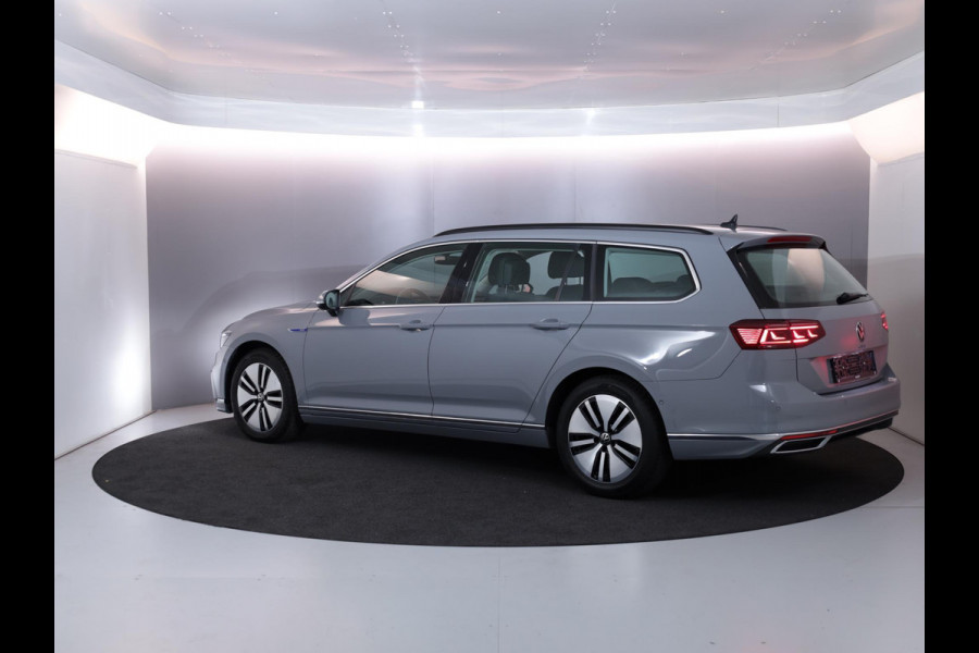 Volkswagen Passat Variant 1.4 TSI PHEV GTE Business 218 pk Automaat (DSG) | Navigatie | Panoramadak | Parkeersensoren (Park assist) | Matrix LED koplampen | Stoelverwarming |