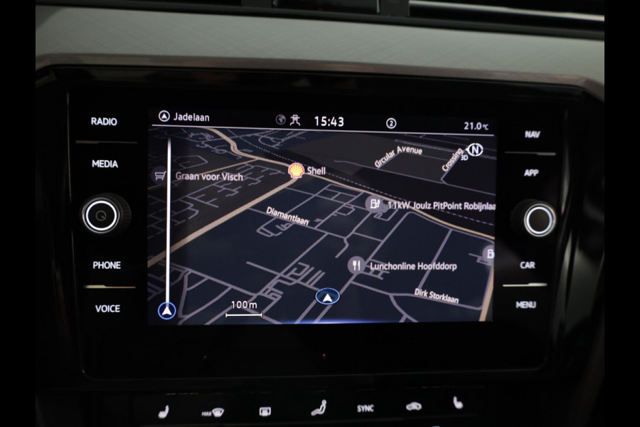 Volkswagen Passat Variant 1.4 TSI PHEV GTE Business 218 pk Automaat (DSG) | Navigatie | Panoramadak | Parkeersensoren (Park assist) | Matrix LED koplampen | Stoelverwarming |