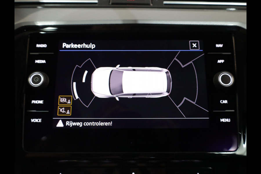 Volkswagen Passat Variant 1.4 TSI PHEV GTE Business 218 pk Automaat (DSG) | Navigatie | Panoramadak | Parkeersensoren (Park assist) | Matrix LED koplampen | Stoelverwarming |