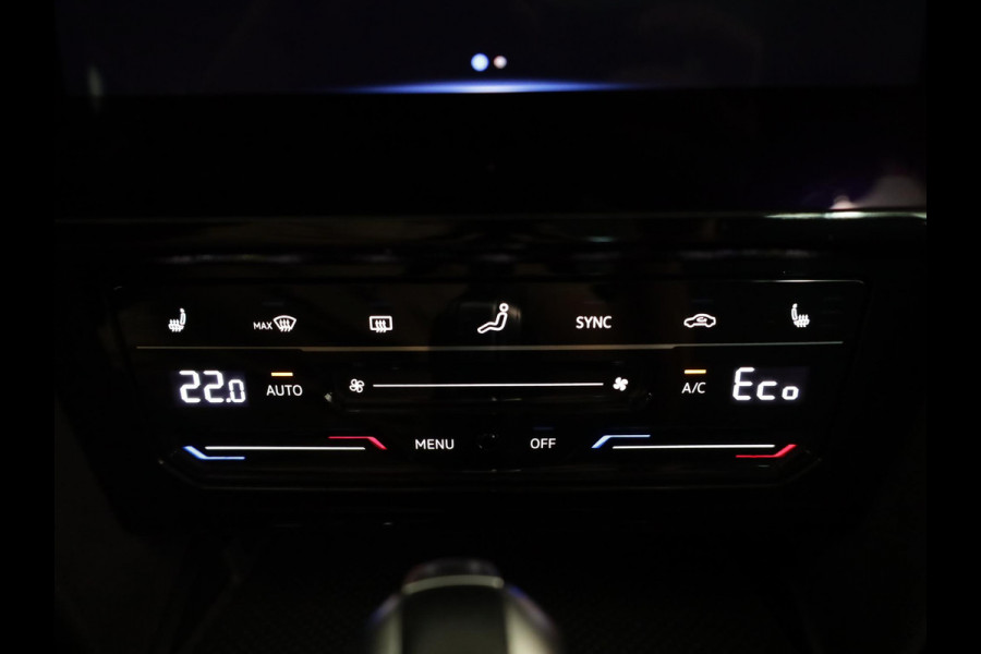 Volkswagen Passat Variant 1.4 TSI PHEV GTE Business 218 pk Automaat (DSG) | Navigatie | Panoramadak | Parkeersensoren (Park assist) | Matrix LED koplampen | Stoelverwarming |