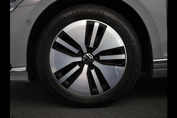 Volkswagen Passat Variant 1.4 TSI PHEV GTE Business 218 pk Automaat (DSG) | Navigatie | Panoramadak | Parkeersensoren (Park assist) | Matrix LED koplampen | Stoelverwarming |