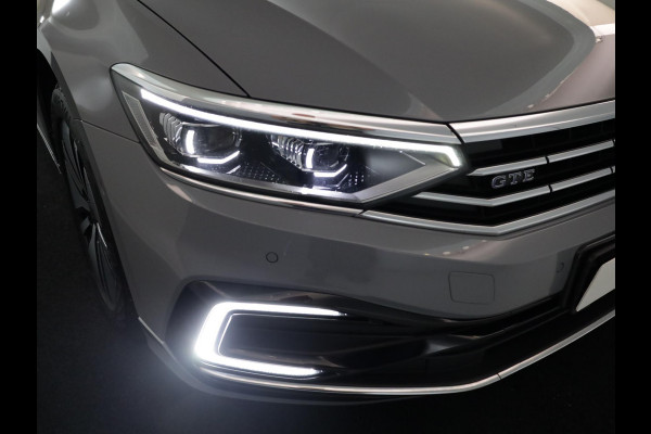 Volkswagen Passat Variant 1.4 TSI PHEV GTE Business 218 pk Automaat (DSG) | Navigatie | Panoramadak | Parkeersensoren (Park assist) | Matrix LED koplampen | Stoelverwarming |