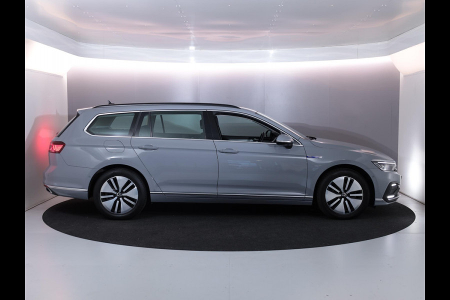 Volkswagen Passat Variant 1.4 TSI PHEV GTE Business 218 pk Automaat (DSG) | Navigatie | Panoramadak | Parkeersensoren (Park assist) | Matrix LED koplampen | Stoelverwarming |
