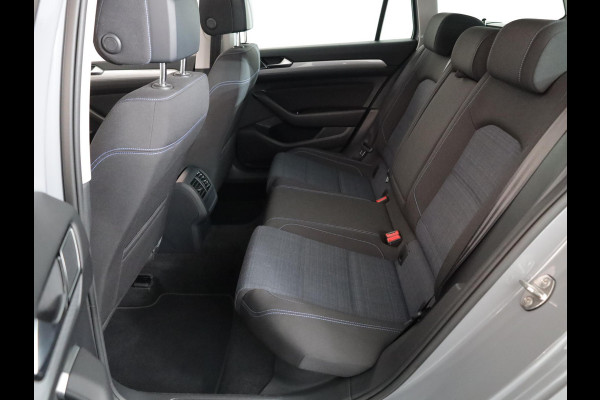 Volkswagen Passat Variant 1.4 TSI PHEV GTE Business 218 pk Automaat (DSG) | Navigatie | Panoramadak | Parkeersensoren (Park assist) | Matrix LED koplampen | Stoelverwarming |