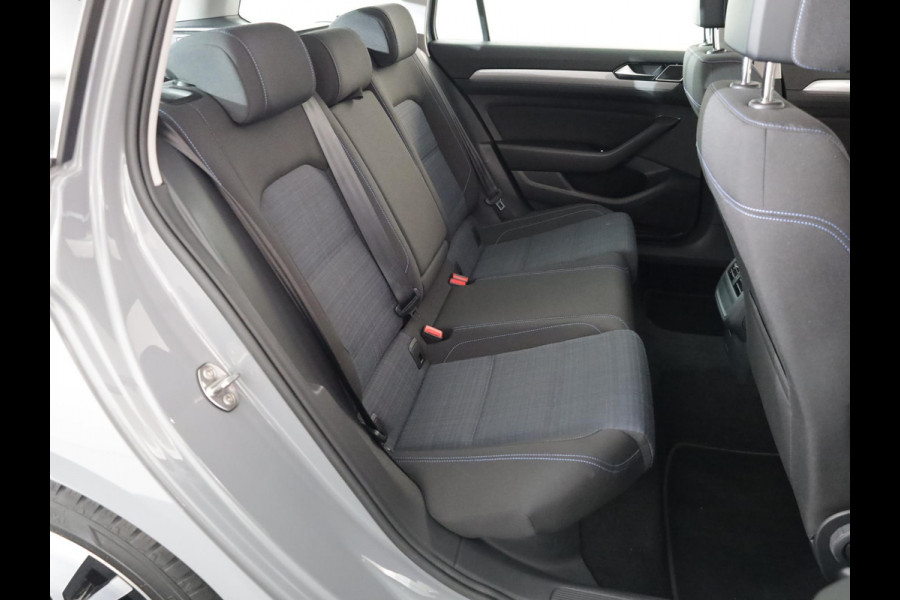 Volkswagen Passat Variant 1.4 TSI PHEV GTE Business 218 pk Automaat (DSG) | Navigatie | Panoramadak | Parkeersensoren (Park assist) | Matrix LED koplampen | Stoelverwarming |