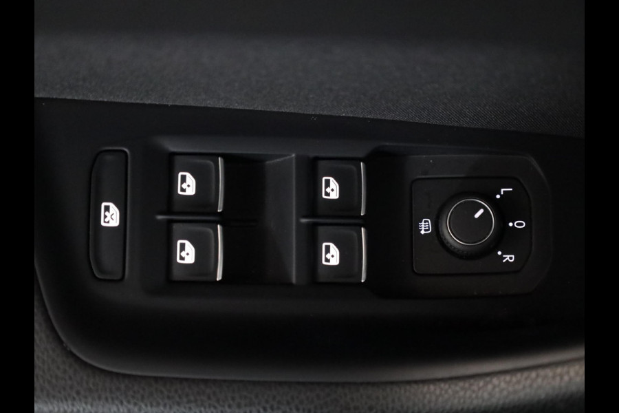 Volkswagen Passat Variant 1.4 TSI PHEV GTE Business 218 pk Automaat (DSG) | Navigatie | Panoramadak | Parkeersensoren (Park assist) | Matrix LED koplampen | Stoelverwarming |