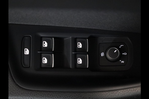 Volkswagen Passat Variant 1.4 TSI PHEV GTE Business 218 pk Automaat (DSG) | Navigatie | Panoramadak | Parkeersensoren (Park assist) | Matrix LED koplampen | Stoelverwarming |