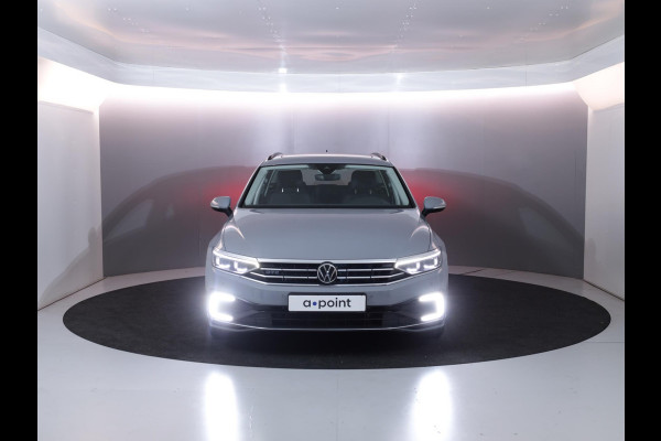 Volkswagen Passat Variant 1.4 TSI PHEV GTE Business 218 pk Automaat (DSG) | Navigatie | Panoramadak | Parkeersensoren (Park assist) | Matrix LED koplampen | Stoelverwarming |