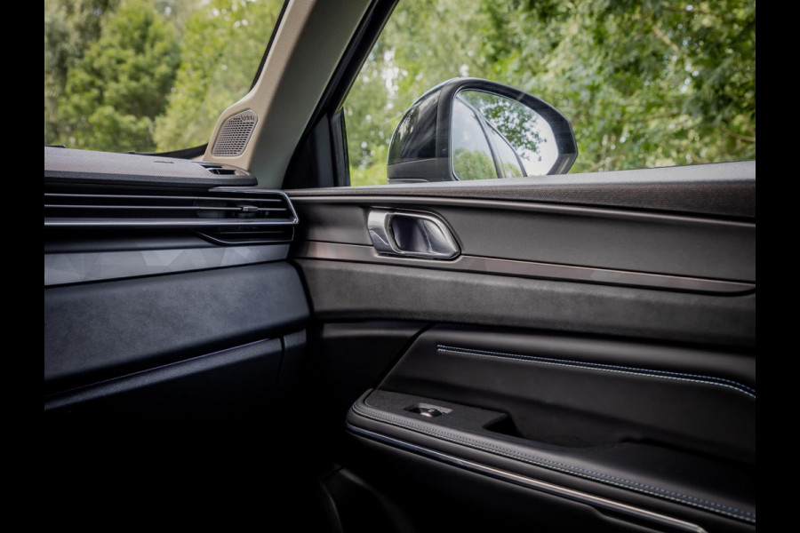 Lynk & Co 01 1.5 Plug-In Hybrid 262pk BLACKED OUT | 360 Camera | Panoramadak