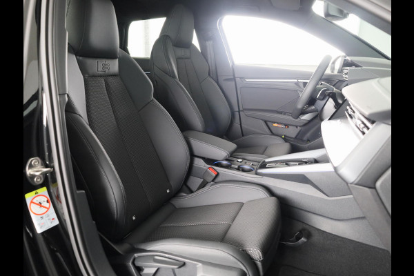 Audi A3 Sportback 45 TFSI e S edition Competition 272pk | Panoramadak | Sonos Premium Audio | 19 inch Lichtmetalen velgen | Parkeercamera