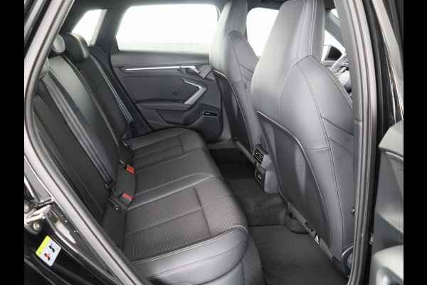 Audi A3 Sportback 45 TFSI e S edition Competition 272pk | Panoramadak | Sonos Premium Audio | 19 inch Lichtmetalen velgen | Parkeercamera