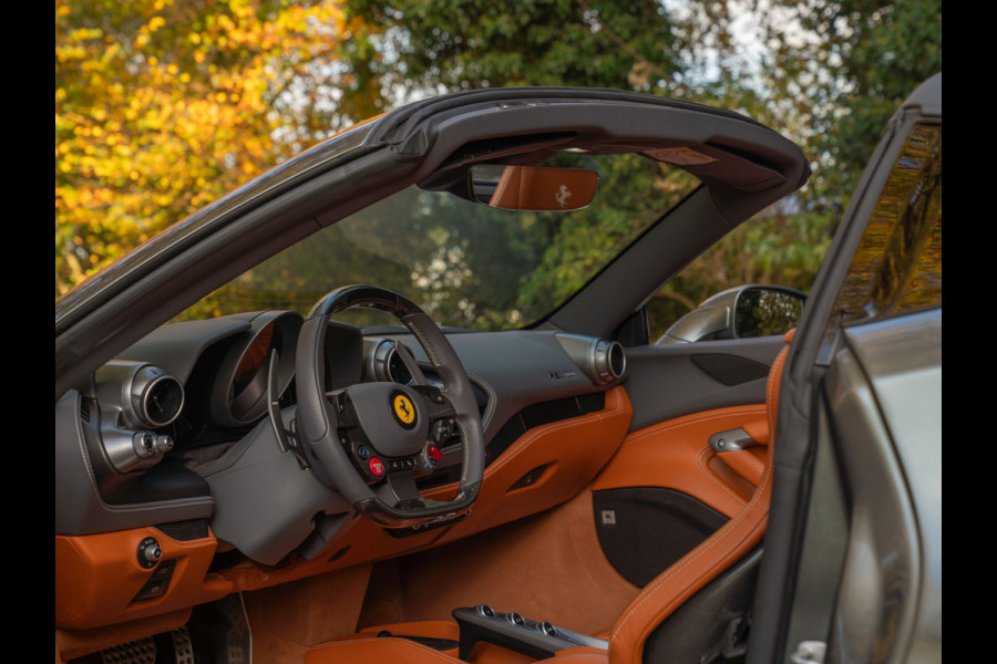 Ferrari F8 Spider 3.9 V8 HELE | Atelier Car | Grigio Coburn | Daytona Racing Seats | Lift | Pass. display