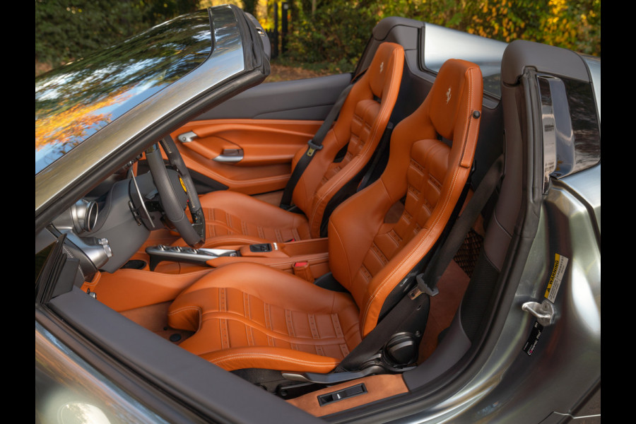 Ferrari F8 Spider 3.9 V8 HELE | Atelier Car | Grigio Coburn | Daytona Racing Seats | Lift | Pass. display