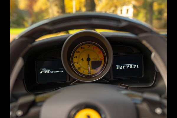 Ferrari F8 Spider 3.9 V8 HELE | Atelier Car | Grigio Coburn | Daytona Racing Seats | Lift | Pass. display