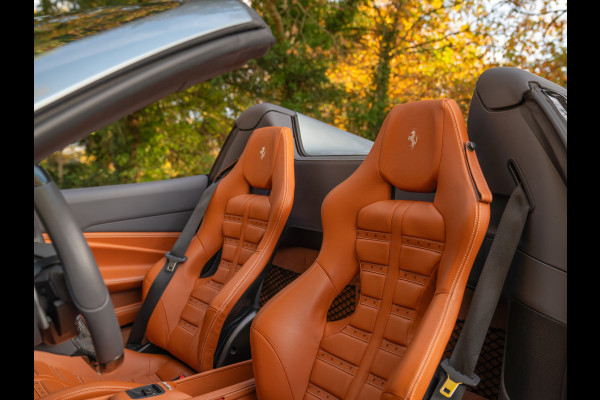 Ferrari F8 Spider 3.9 V8 HELE | Atelier Car | Grigio Coburn | Daytona Racing Seats | Lift | Pass. display