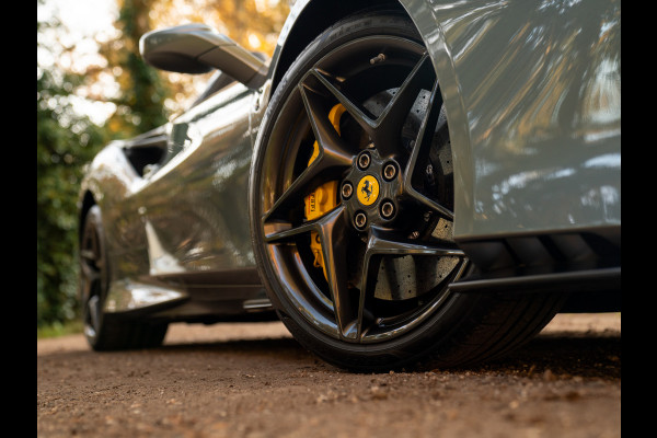 Ferrari F8 Spider 3.9 V8 HELE | Atelier Car | Grigio Coburn | Daytona Racing Seats | Lift | Pass. display