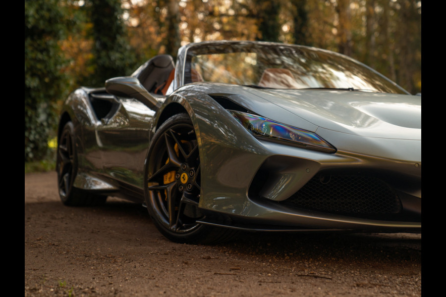 Ferrari F8 Spider 3.9 V8 HELE | Atelier Car | Grigio Coburn | Daytona Racing Seats | Lift | Pass. display