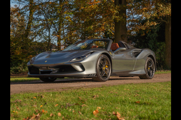 Ferrari F8 Spider 3.9 V8 HELE | Atelier Car | Grigio Coburn | Daytona Racing Seats | Lift | Pass. display