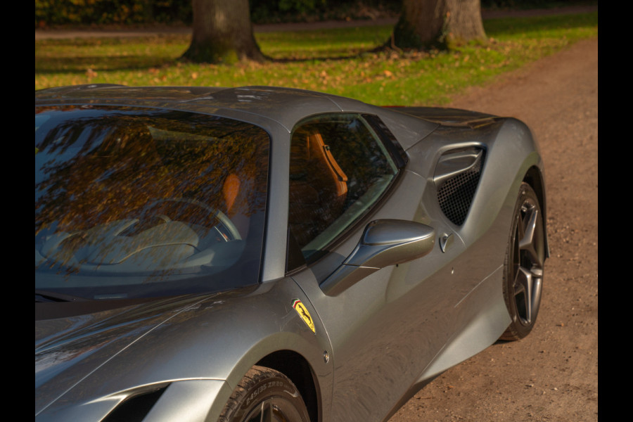 Ferrari F8 Spider 3.9 V8 HELE | Atelier Car | Grigio Coburn | Daytona Racing Seats | Lift | Pass. display