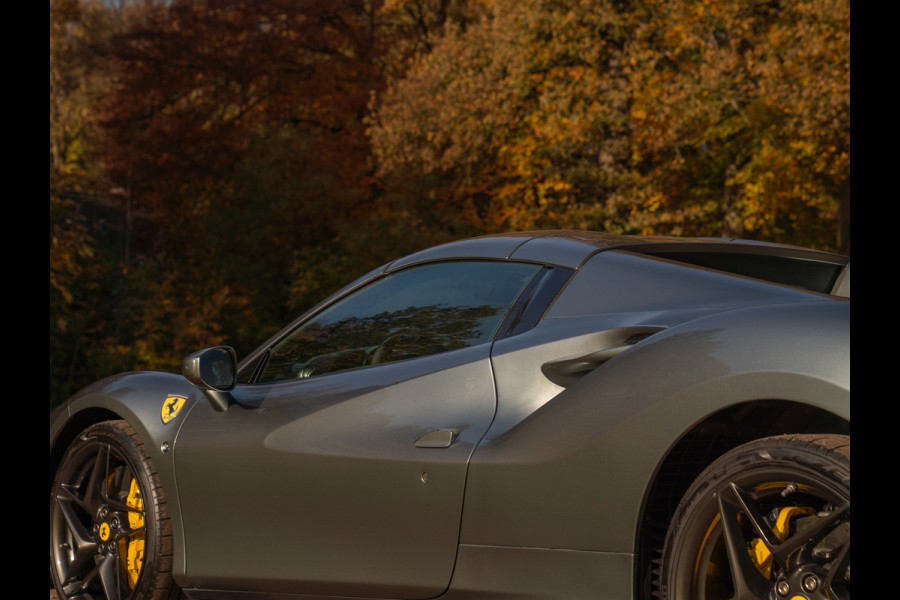 Ferrari F8 Spider 3.9 V8 HELE | Atelier Car | Grigio Coburn | Daytona Racing Seats | Lift | Pass. display