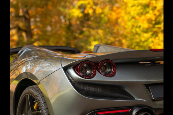 Ferrari F8 Spider 3.9 V8 HELE | Atelier Car | Grigio Coburn | Daytona Racing Seats | Lift | Pass. display