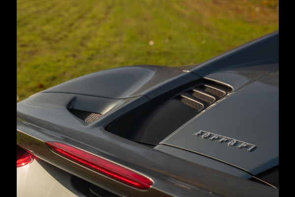 Ferrari F8 Spider 3.9 V8 HELE | Atelier Car | Grigio Coburn | Daytona Racing Seats | Lift | Pass. display